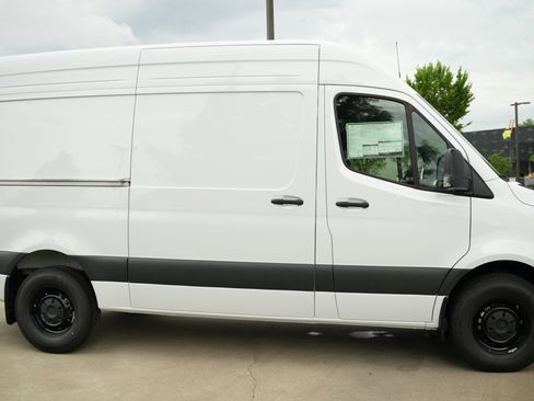 New 2025 Mercedes-Benz Sprinter 2500 image 8
