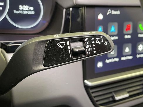 Used 2022 Porsche Cayenne image 40