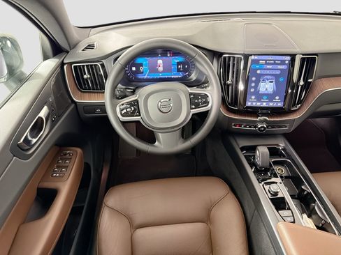 Certified 2023 Volvo XC60 B5 Plus w/ Climate Package image 23