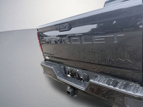 Used 2025 Chevrolet Silverado 2500 High Country w/ High Country Premium Package AWD/4WD image 37