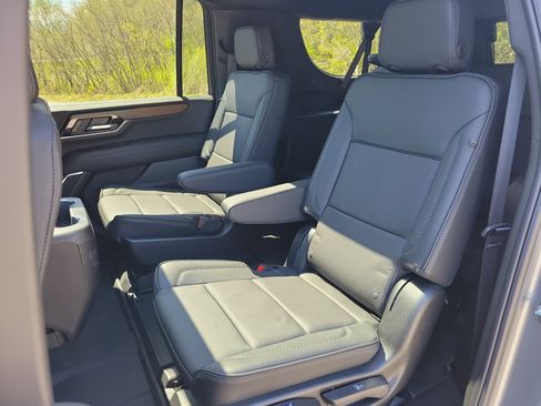 New 2026 GMC Yukon XL Denali w/ Sun & Power Step Package AWD/4WD image 28