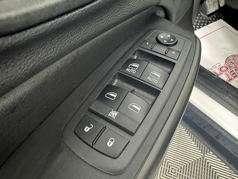 Used 2019 Jeep Cherokee Trailhawk w/ Cold Weather Group AWD/4WD image 37