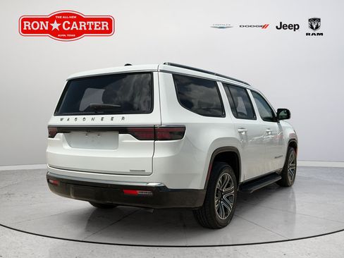 Certified 2024 Jeep Wagoneer Series II w/ Flexible Seating Group RWD image 6