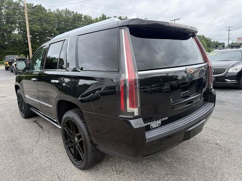 Used 2018 Cadillac Escalade Platinum AWD/4WD image 7