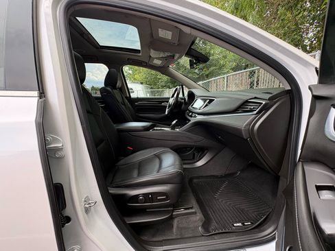 Used 2019 Buick Enclave Avenir w/ Avenir Technology Package AWD/4WD image 22