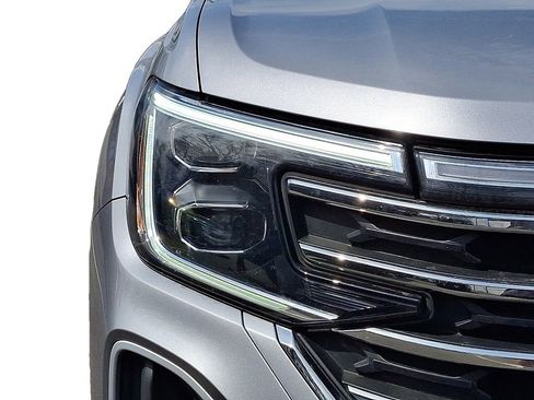 Used 2025 Volkswagen Atlas SE image 10