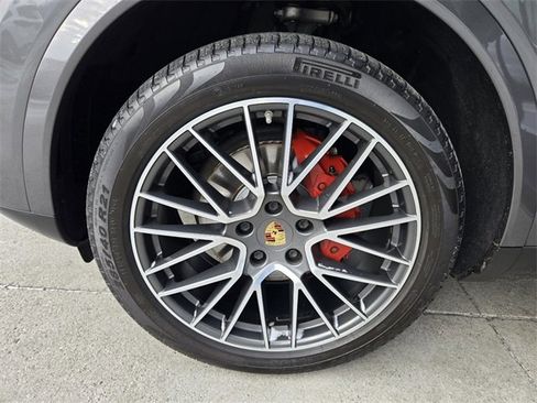 Used 2019 Porsche Cayenne image 7