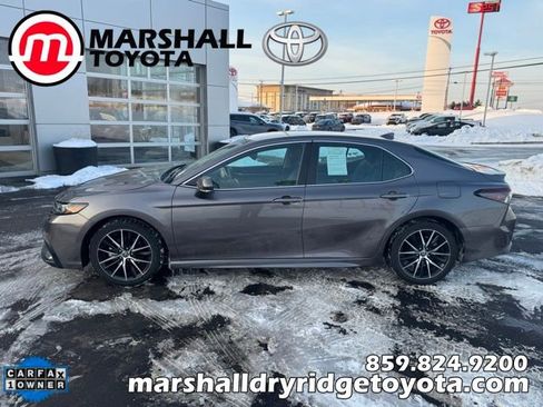 Used 2023 Toyota Camry SE image 6