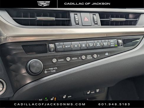 Used 2020 Lexus ES 350 w/ Premium Package image 15