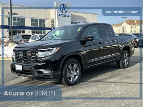 Used 2025 Honda Ridgeline TrailSport image 1
