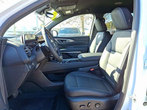 New 2026 Chevrolet Traverse LT w/ Enhanced Driving Package FWD image 9