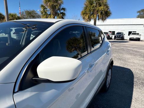 Used 2020 Nissan Rogue Sport S image 11