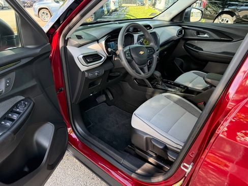 Used 2022 Chevrolet TrailBlazer LS AWD/4WD image 12