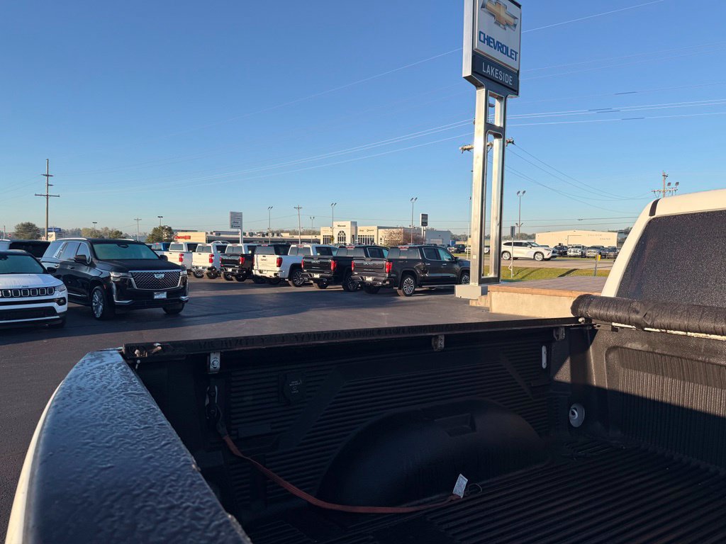 Used 2025 RAM 2500 Tradesman w/ Chrome Appearance Group AWD/4WD image 2