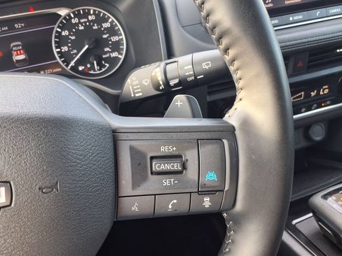 Used 2025 Nissan Rogue SV AWD/4WD image 28
