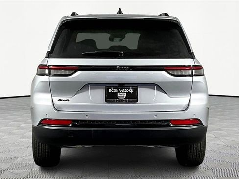 New 2025 Jeep Grand Cherokee Laredo image 5