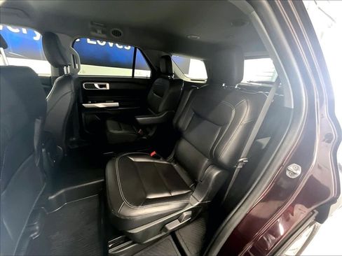 Used 2023 Ford Explorer XLT w/ Equipment Group 202A AWD/4WD image 15