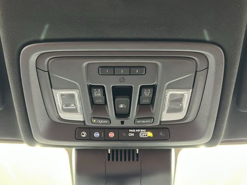 Used 2025 GMC Sierra 3500 Denali Ultimate image 44