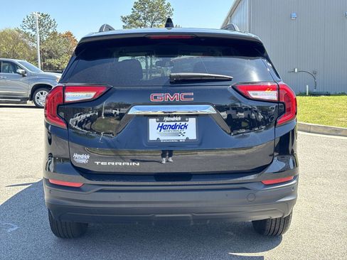 Certified 2024 GMC Terrain SLE w/ Driver Convenience Package image 9