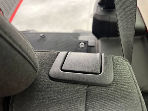 Used 2024 Jeep Wrangler Unlimited Sahara AWD/4WD image 18