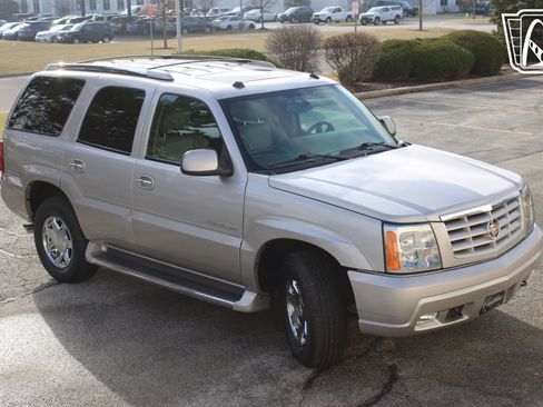 Used 2005 Cadillac Escalade AWD image 10