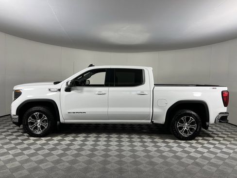 Used 2024 GMC Sierra 1500 SLE image 10