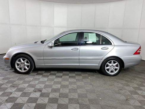 Used 2004 Mercedes-Benz C 240 2.6L image 2