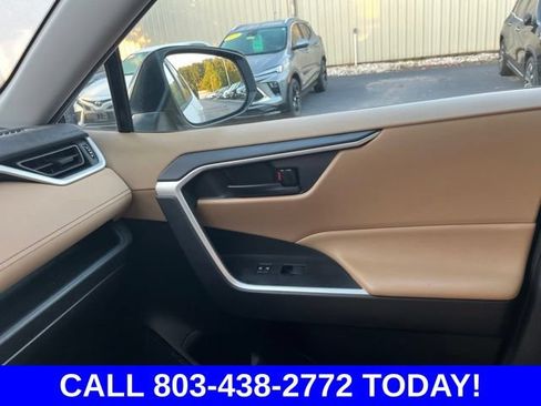 Used 2022 Toyota RAV4 LE FWD image 28