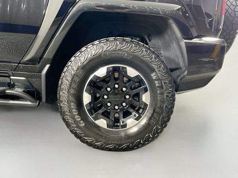 Used 2024 GMC Hummer EV 3X w/ Extreme Off-Road Package AWD/4WD image 32