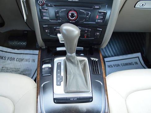Used 2010 Audi A5 2.0T Premium image 25
