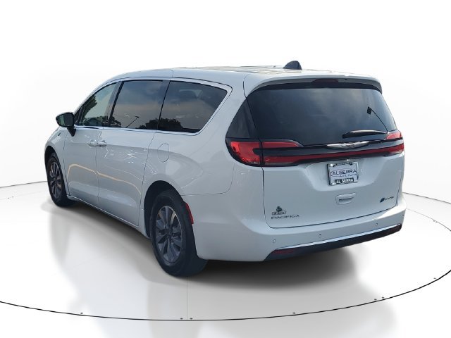 Used 2024 Chrysler Pacifica Limited FWD image 3
