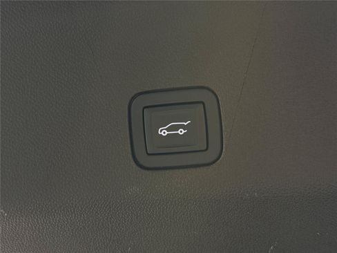 Certified 2023 GMC Yukon Denali AWD/4WD image 19