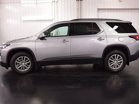Used 2023 Chevrolet Traverse LT image 4