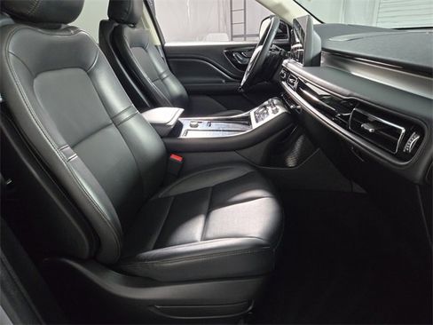 Certified 2023 Lincoln Aviator 2WD w/ Premium Package image 15