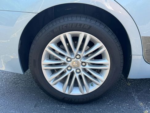 Used 2013 Lexus ES 350 w/ Luxury Pkg FWD image 8