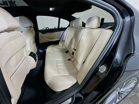 Used 2020 BMW 530i w/ Convenience Package image 30