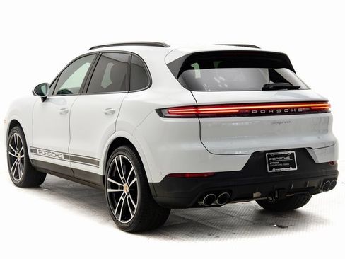 Used 2024 Porsche Cayenne image 3