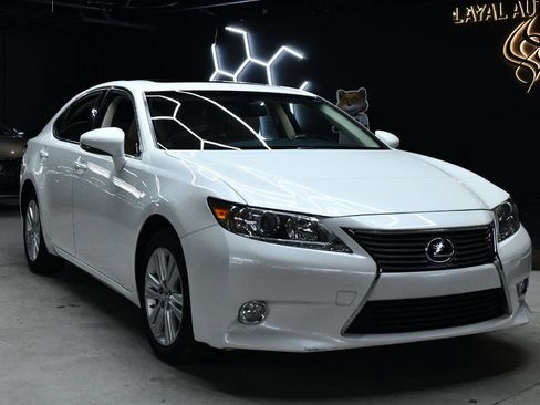 Used 2015 Lexus ES 350 w/ Premium Package image 4