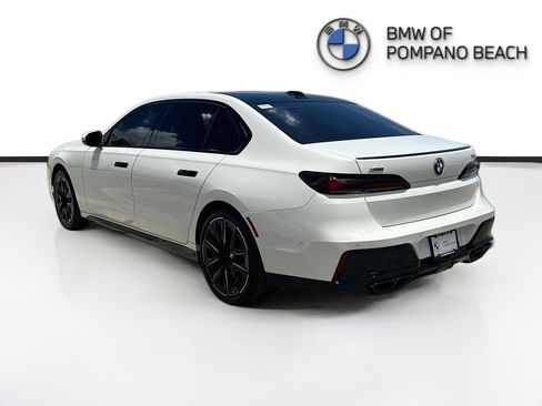 Used 2023 BMW 760i xDrive w/ Executive Package AWD/4WD image 5