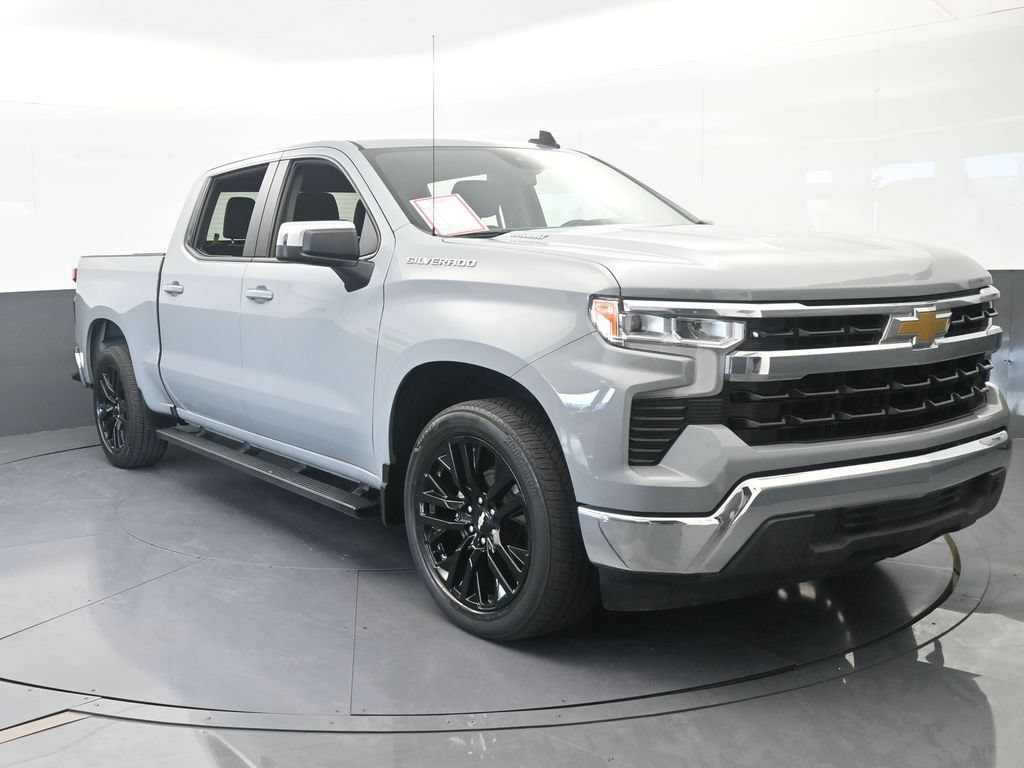 Used 2024 Chevrolet Silverado 1500 LT RWD image 9