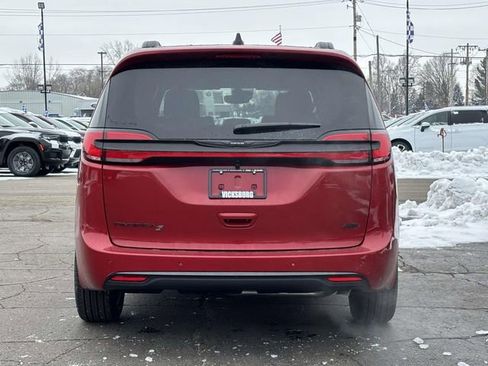 New 2026 Chrysler Pacifica Select w/ S Appearance Package image 30