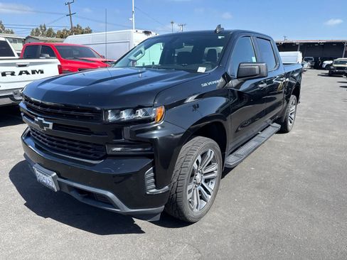 Used 2020 Chevrolet Silverado 1500 Custom w/ Custom Value Package RWD image 2