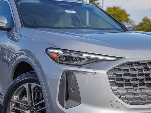 New 2025 Audi Q5 Premium Plus image 2