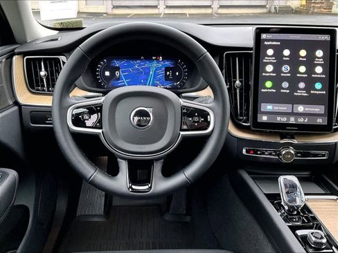 Used 2026 Volvo XC60 B5 Ultra w/ Climate Package image 7