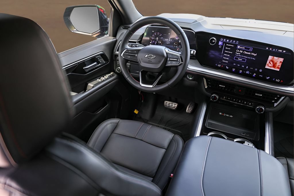 Used 2026 Chevrolet Tahoe RST w/ RST Performance Edition AWD/4WD image 28