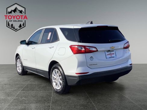 Used 2020 Chevrolet Equinox LS w/ LS Convenience Package image 3