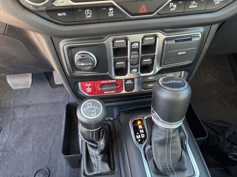 Used 2024 Jeep Gladiator Mojave w/ Safety Group image 26