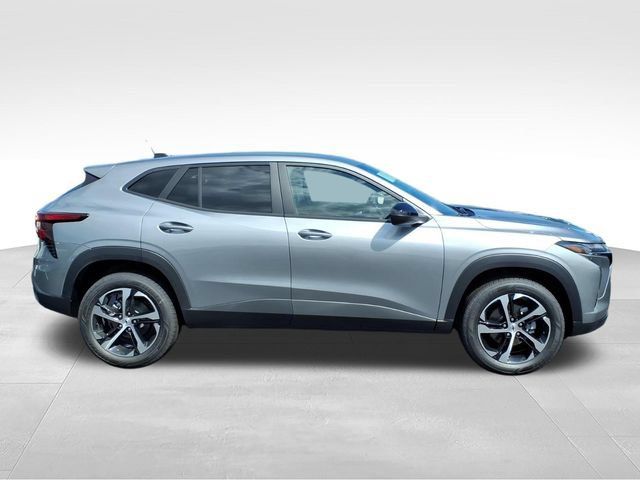New 2026 Chevrolet Trax RS w/ Driver Confidence Package FWD image 2