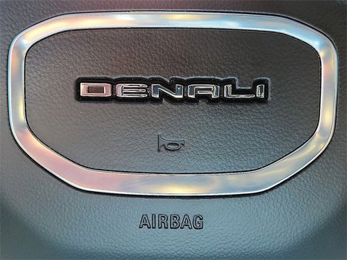 Used 2024 GMC Yukon XL Denali w/ Advanced Technology Package image 19