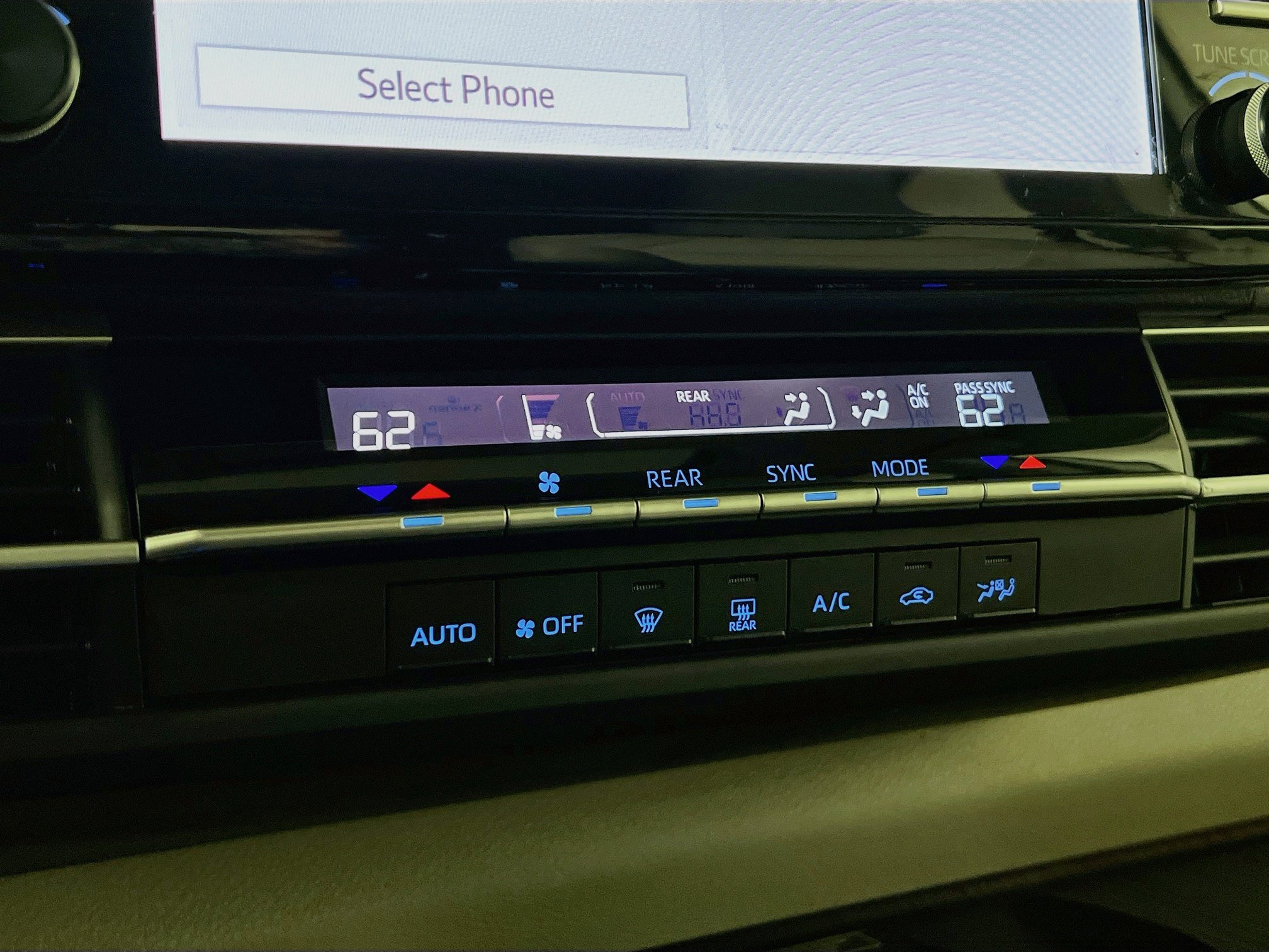 Certified 2024 Toyota Sienna LE w/ LE Plus Package AWD/4WD image 17